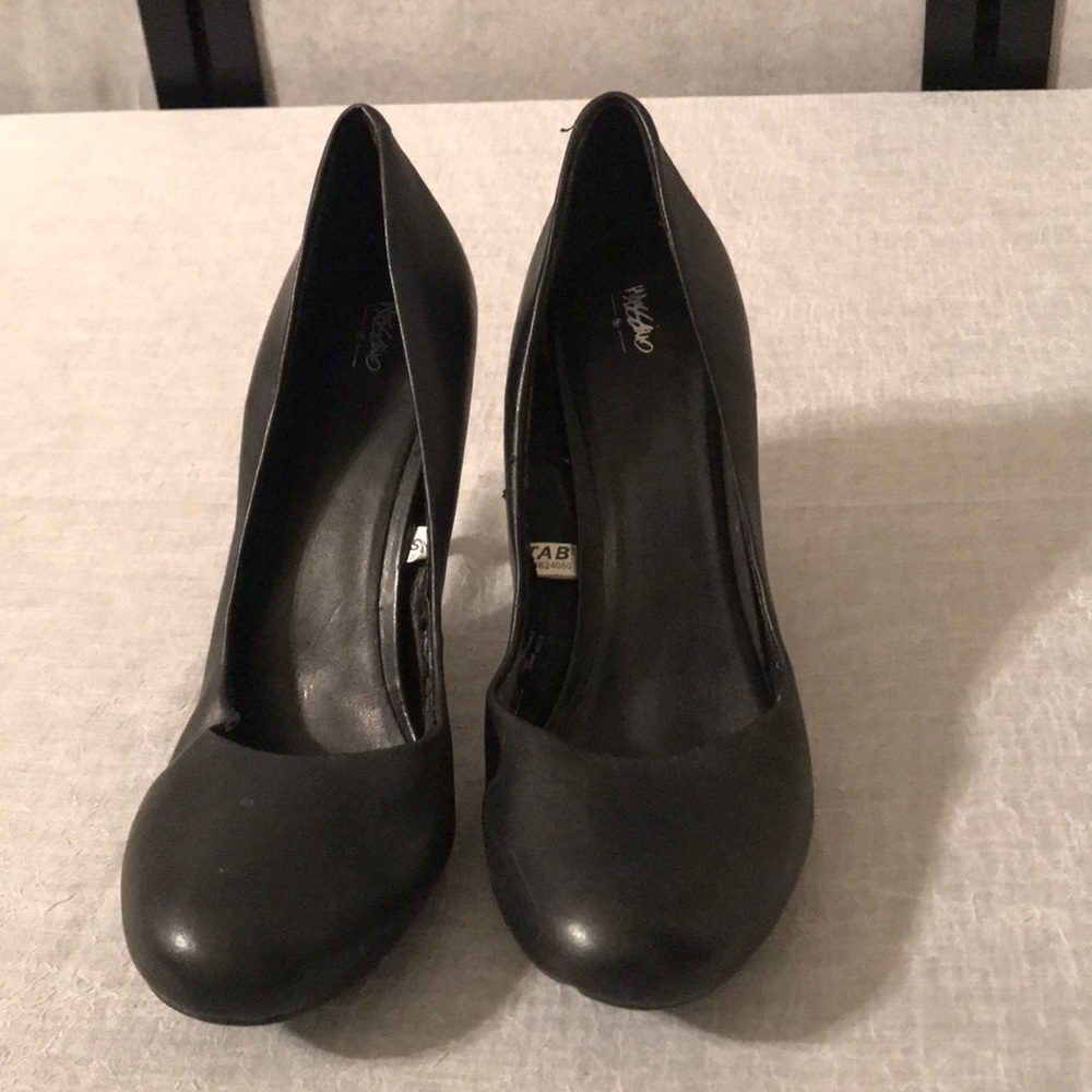 💞Mossimo black high heel shoes